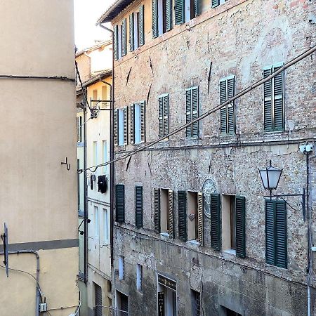 Casa Stella- A Due Passi Dal Corso Di Siena Apartamento Exterior foto