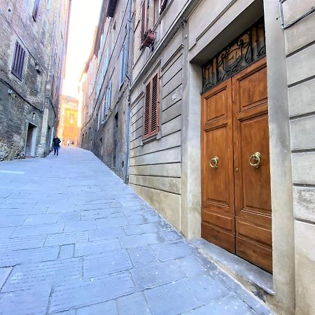 Casa Stella- A Due Passi Dal Corso Di Siena Apartamento Exterior foto