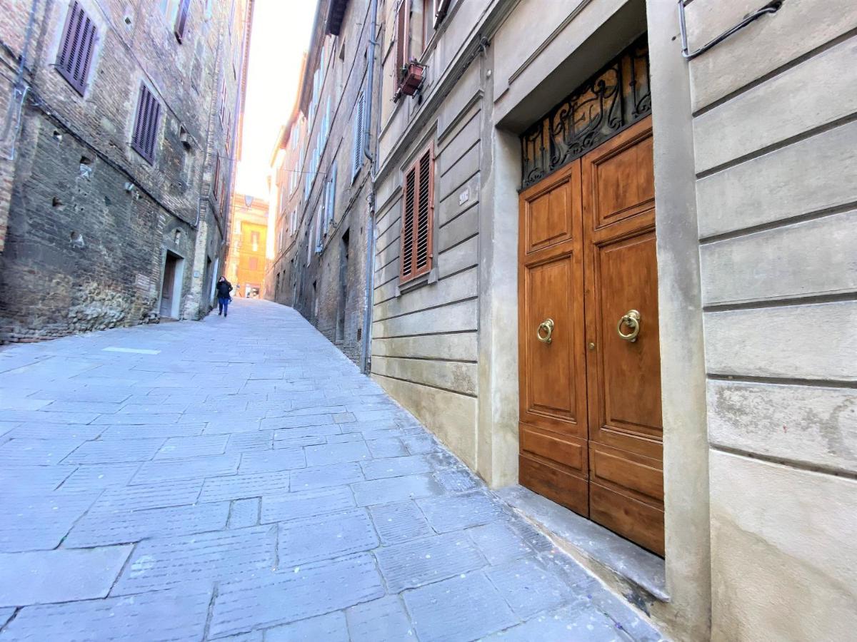 Casa Stella- A Due Passi Dal Corso Di Siena Apartamento Exterior foto